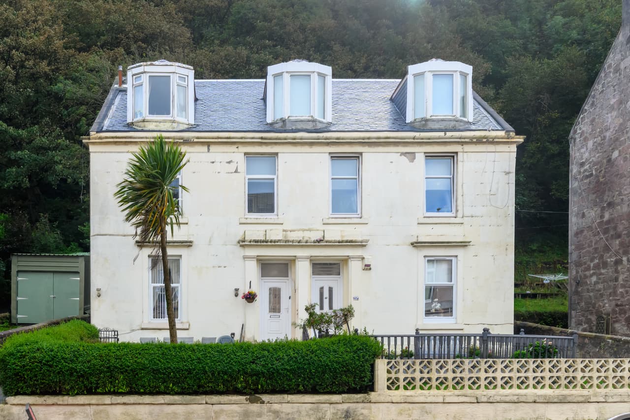 1/1, 70 Albert Road, Gourock, Gourock, PA19 1NL