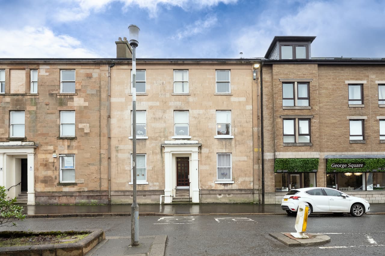 1/1, 8 George Square, Greenock, Greenock, PA15 1QR