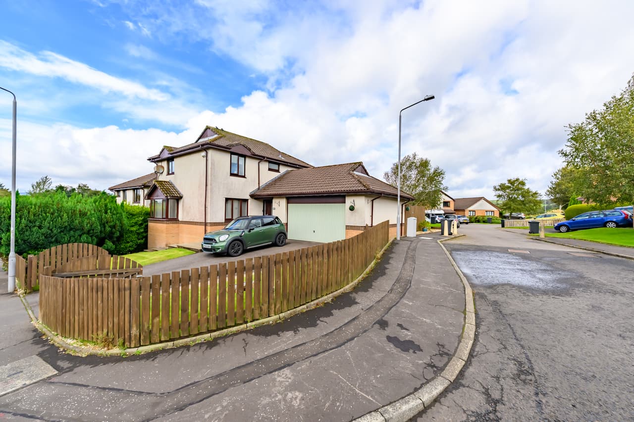 Swallow Brae, Inverkip, Greenock, PA16 0LF